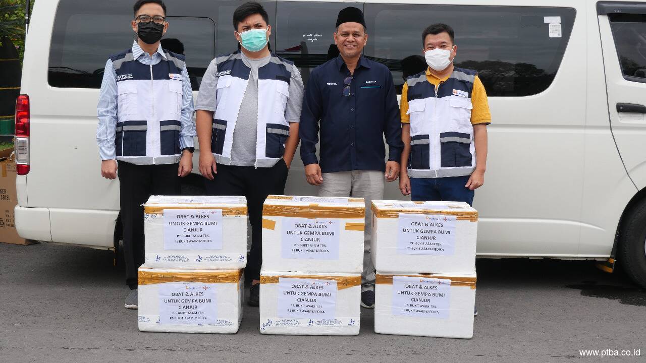 PTBA Kirim Tim dan Donasi untuk Bantu Korban Gempa di Cianjur